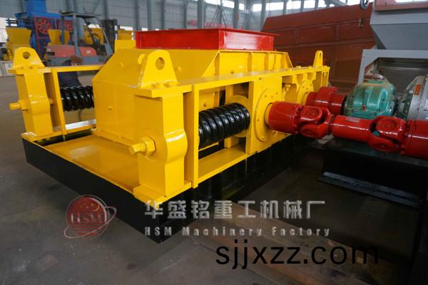 雙(shuang)齒(chi)輥破(po)碎(sui)機
