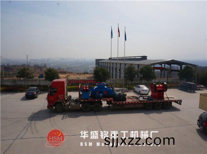輥式(shi)破碎機(ji)